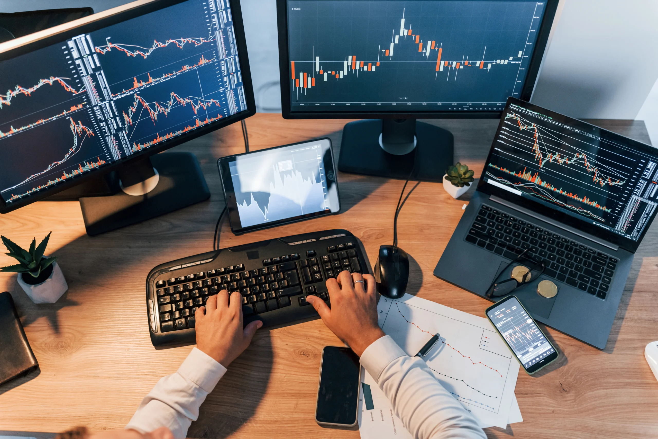  Began trading under the mentorship of Wei Sheng